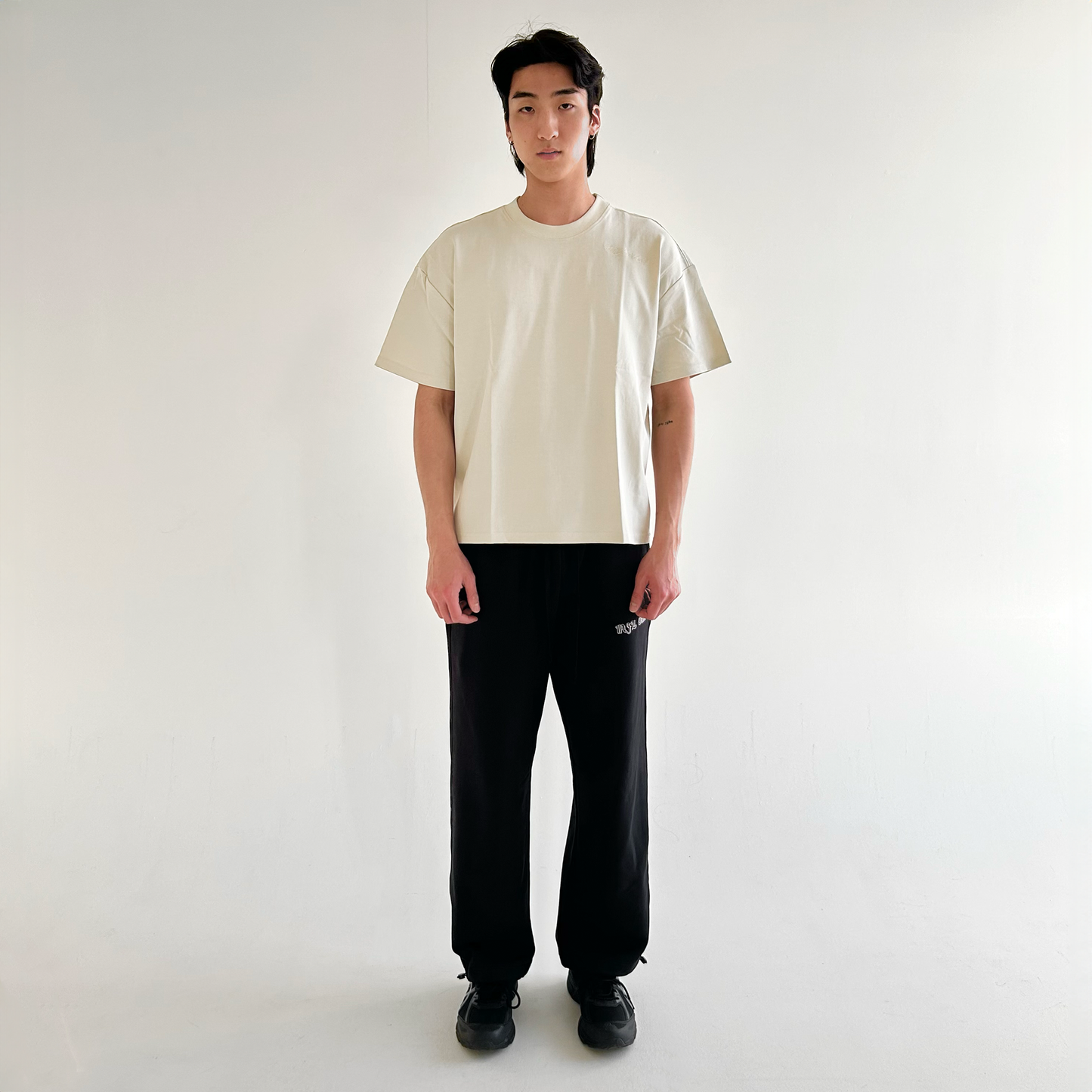 SIGNATURE EMBROIDERED TEE - IVORY