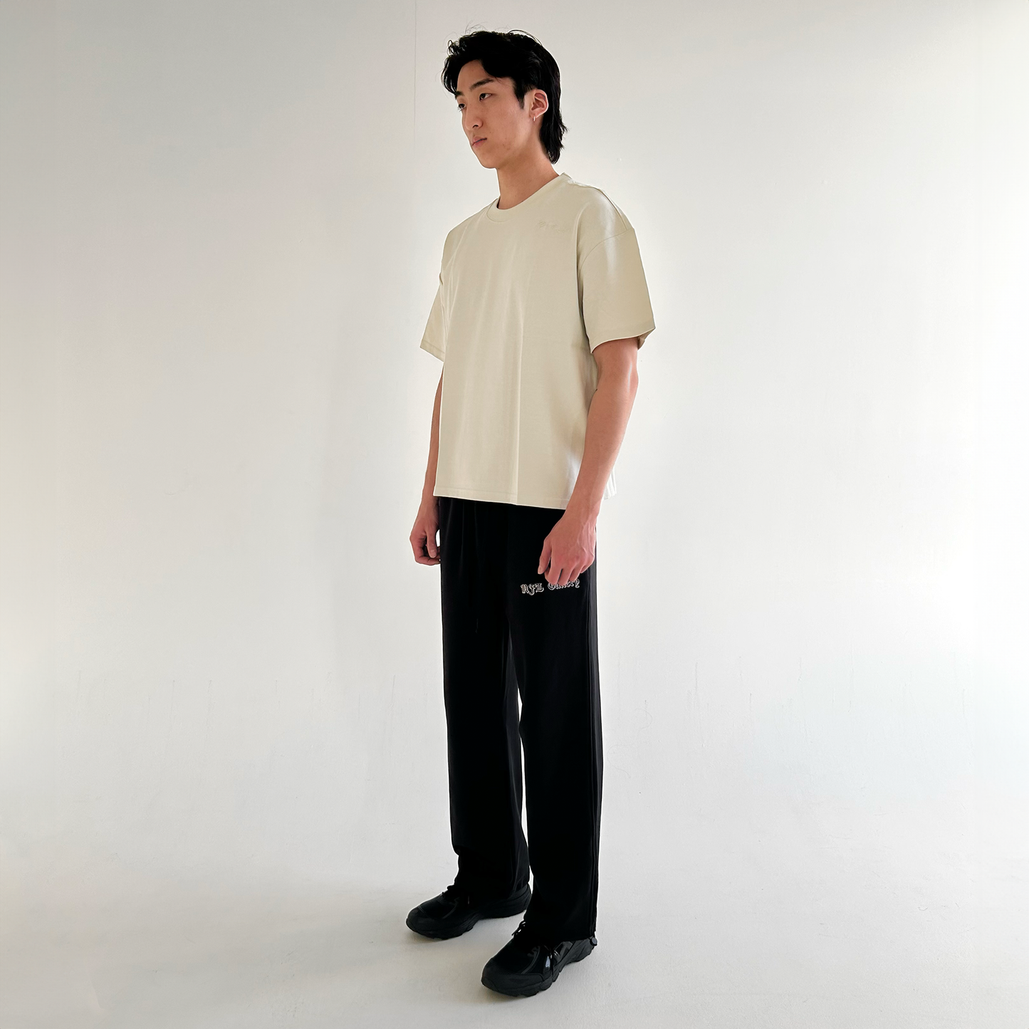 SIGNATURE EMBROIDERED TEE - IVORY