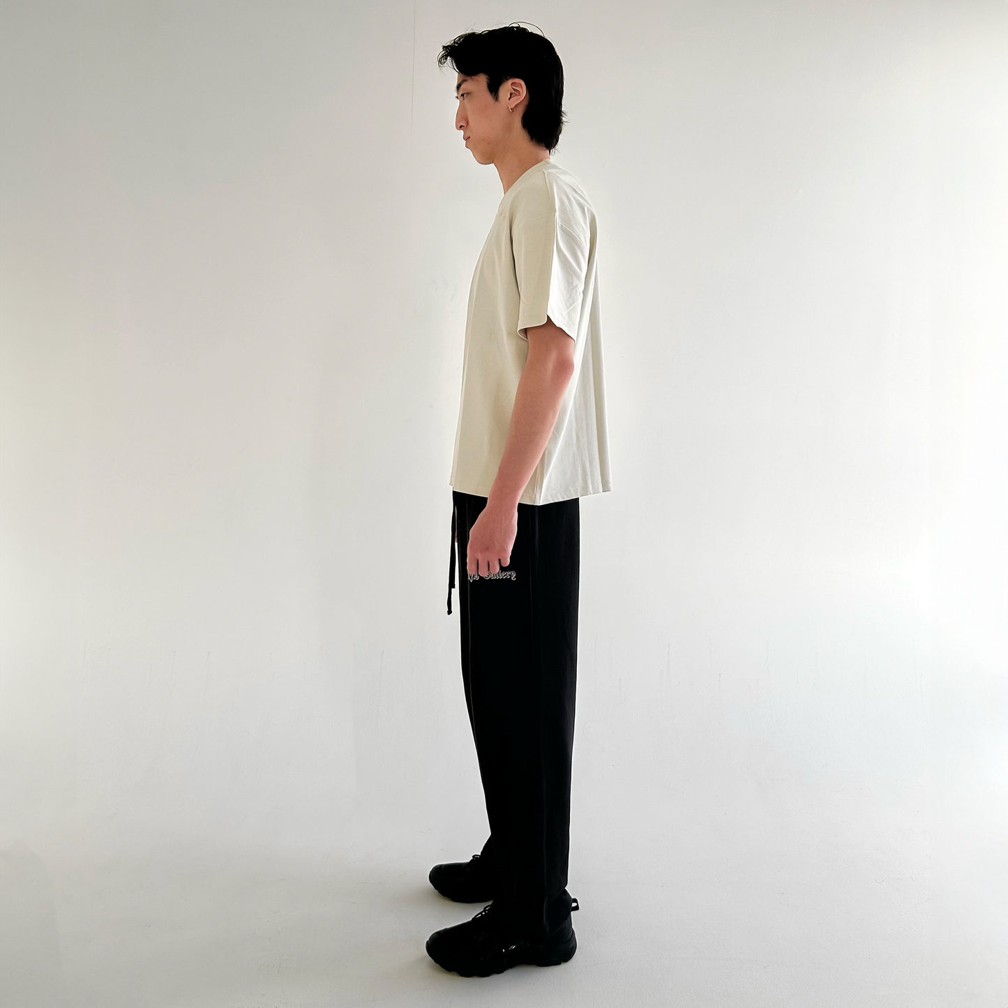 SIGNATURE EMBROIDERED TEE - IVORY