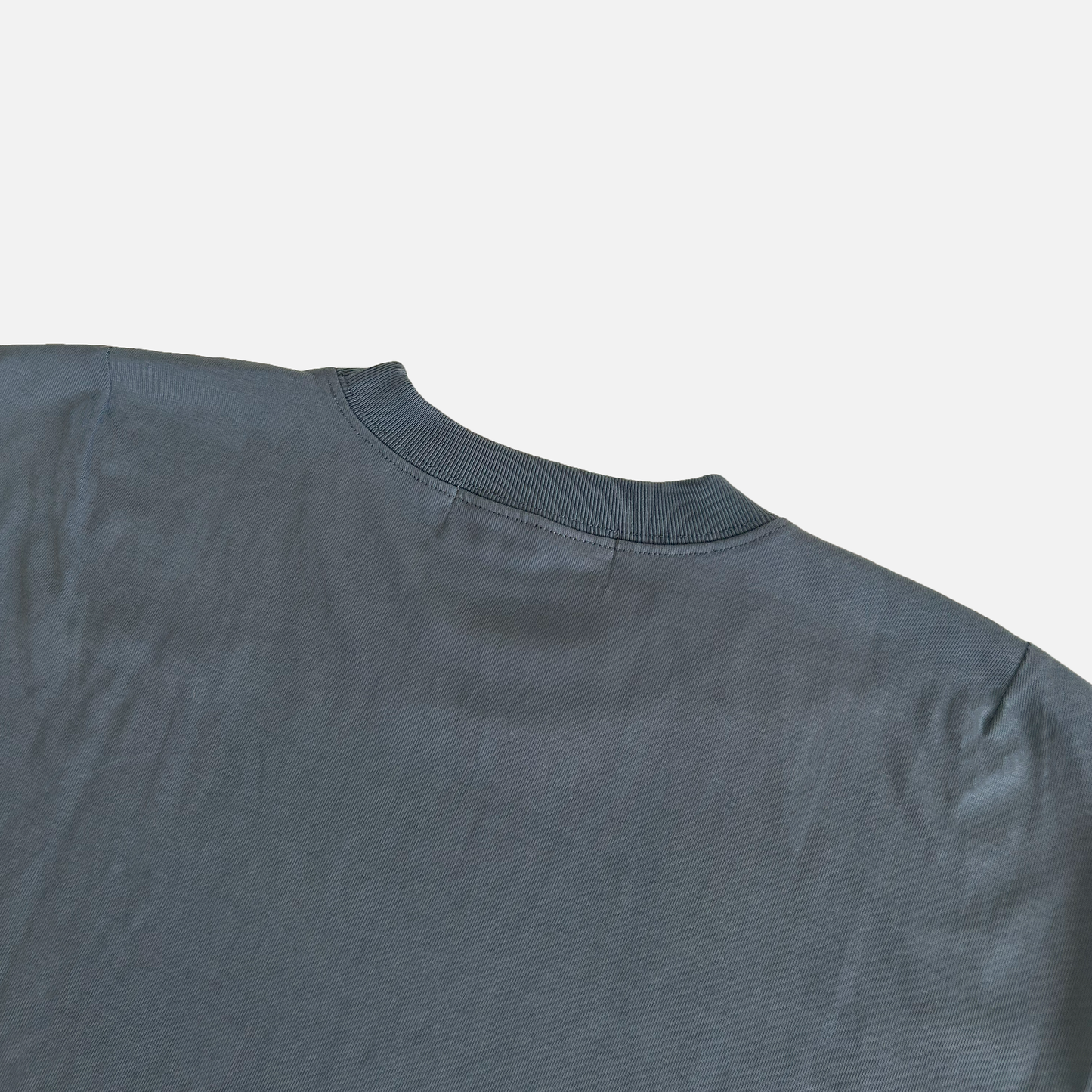 SIGNATURE EMBROIDERED TEE - GREY