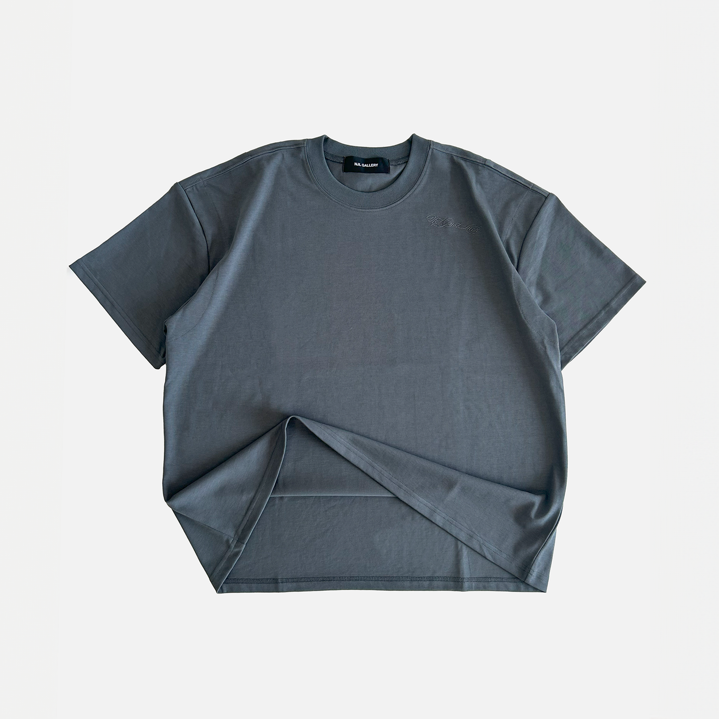 SIGNATURE EMBROIDERED TEE - GREY